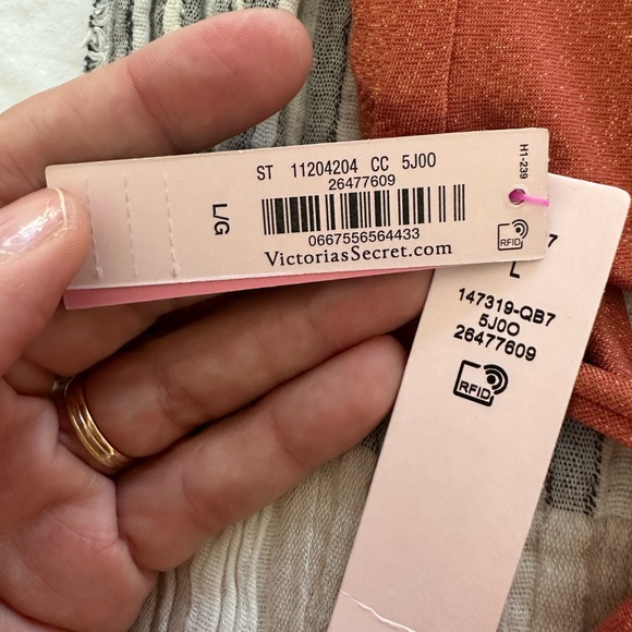 VICTORIA'S SECRET SWIM
Cutout Multiway Halter One-Piece Swims. Ginger color - Picture 4 of 6